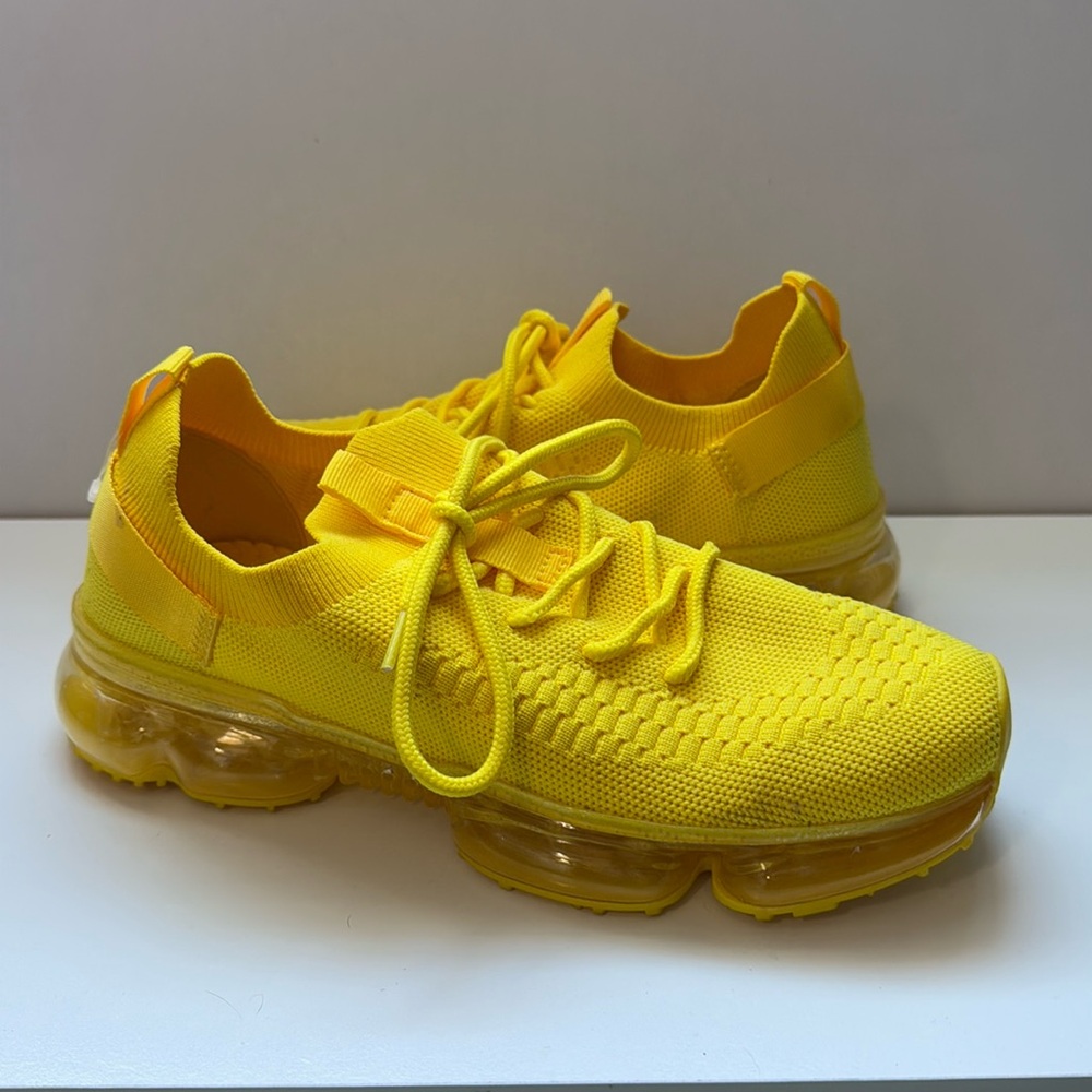 NWT Yellow Sheelah Sneakers